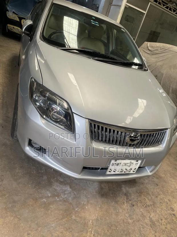 Toyota Axio 2011 Silver