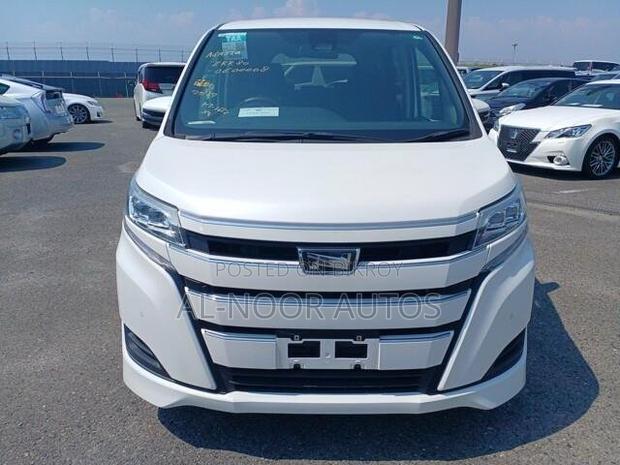 Toyota Noah 2021 Pearl