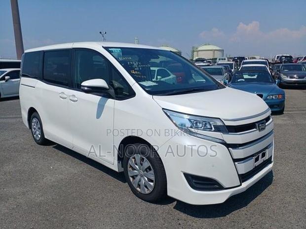 Toyota Noah 2021 Pearl