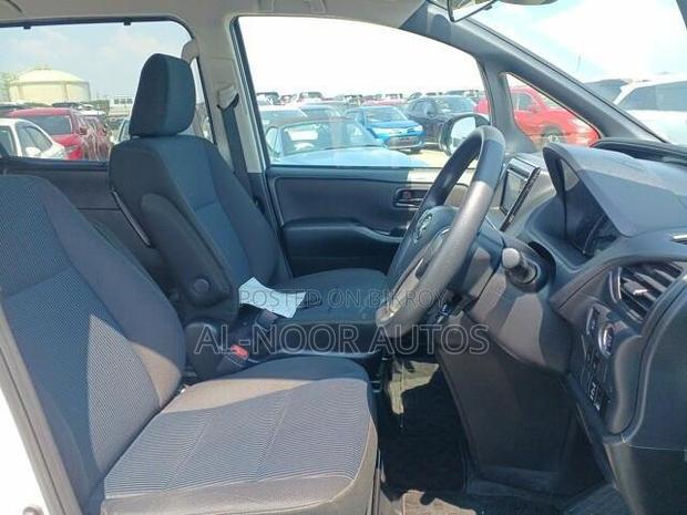 Toyota Noah 2021 Pearl