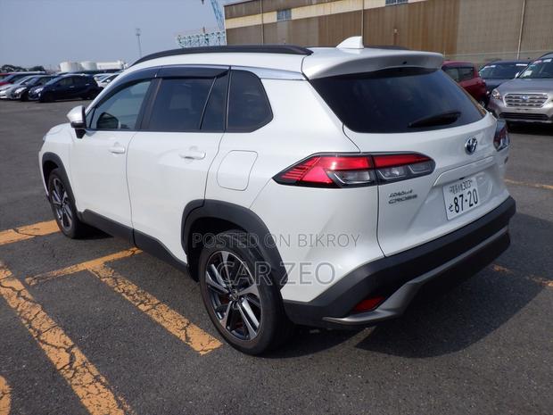 Toyota Corolla Cross 1.8 Hybrid AWD 2021 Pearl