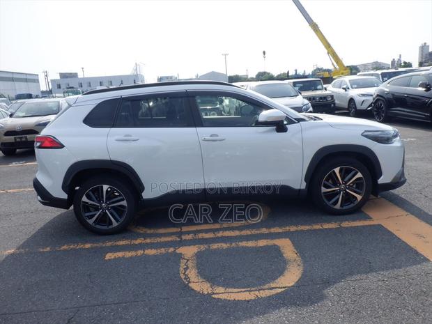 Toyota Corolla Cross 1.8 Hybrid AWD 2021 Pearl