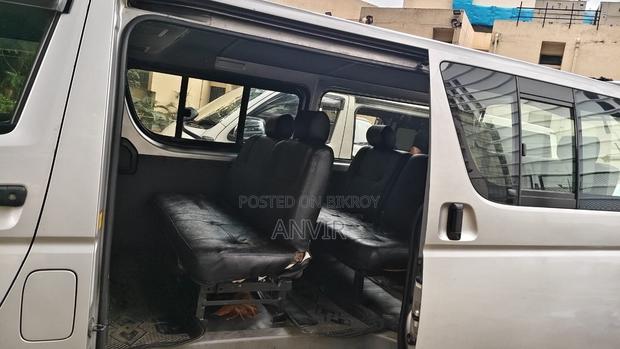 Toyota Grand HiAce 2002 Silver