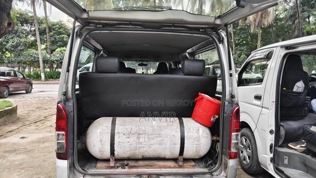 Toyota Grand HiAce 2002 Silver