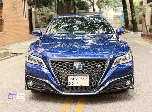 Toyota Crown 2018 Blue