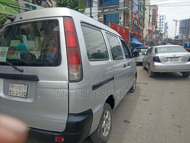 Toyota Noah 2003 Silver