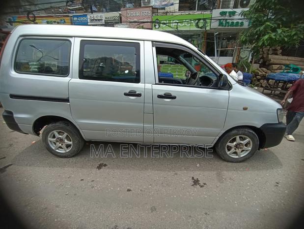 Toyota Noah 2003 Silver