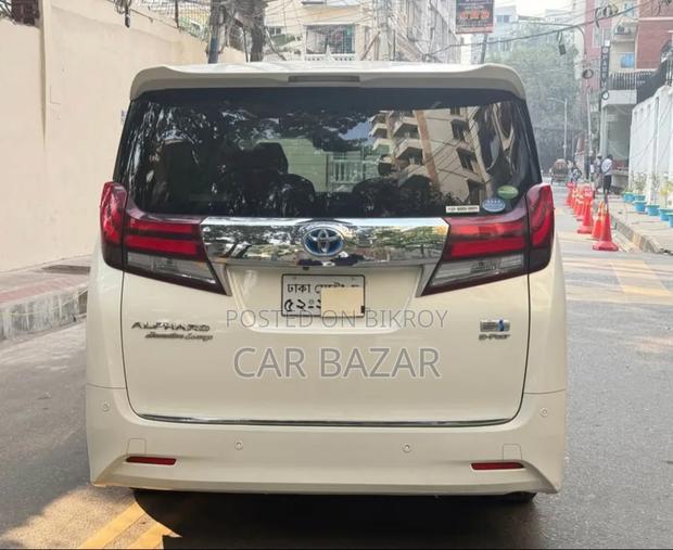 Toyota Alphard 2.5 Hybrid AWD 2017 Pearl