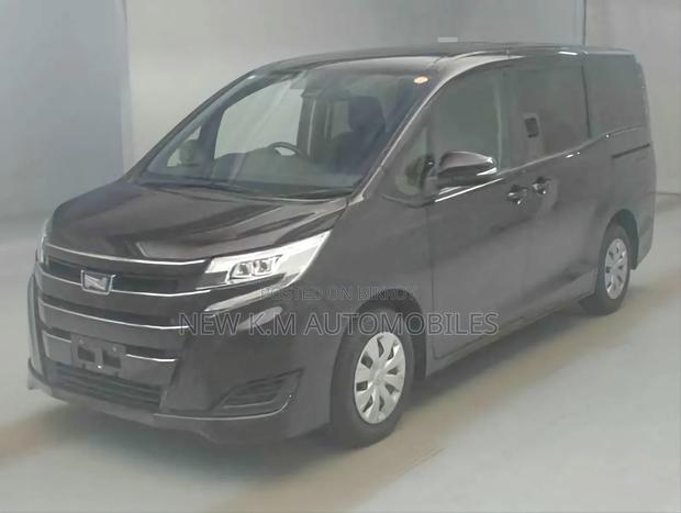 Toyota Noah 2021 Red
