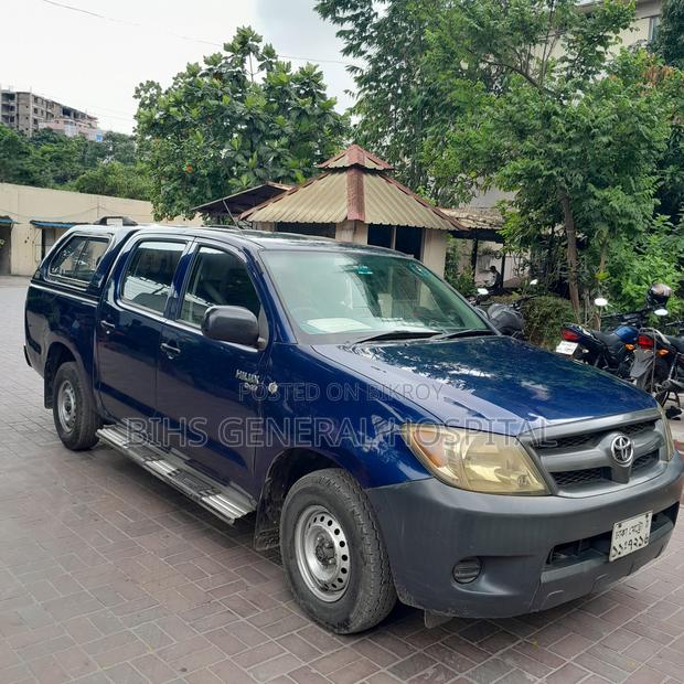 Toyota Hilux 2006 Blue