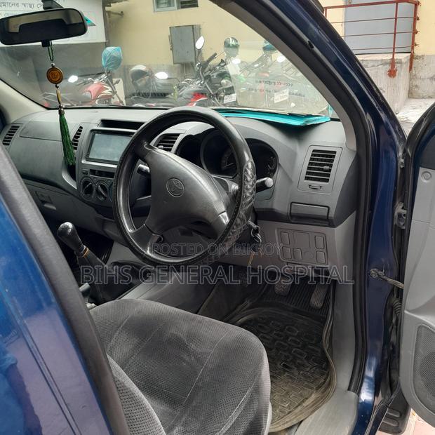 Toyota Hilux 2006 Blue