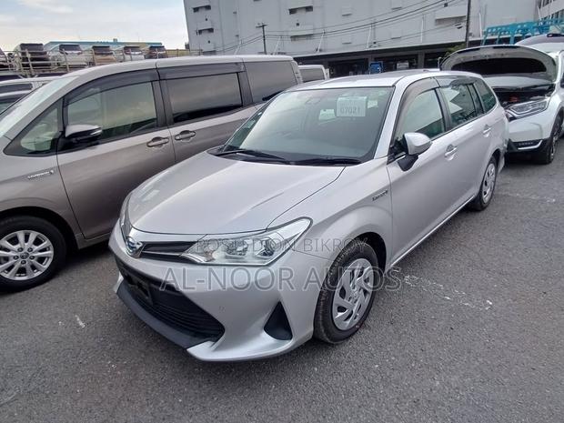 Toyota Corolla Fielder 1.5 Hybrid FWD 2021 Silver