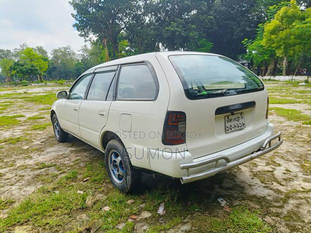 Toyota Corolla Station Wagon 1996 White