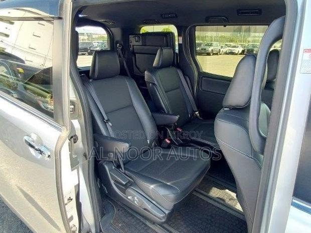 Toyota Esquire 2021 Silver
