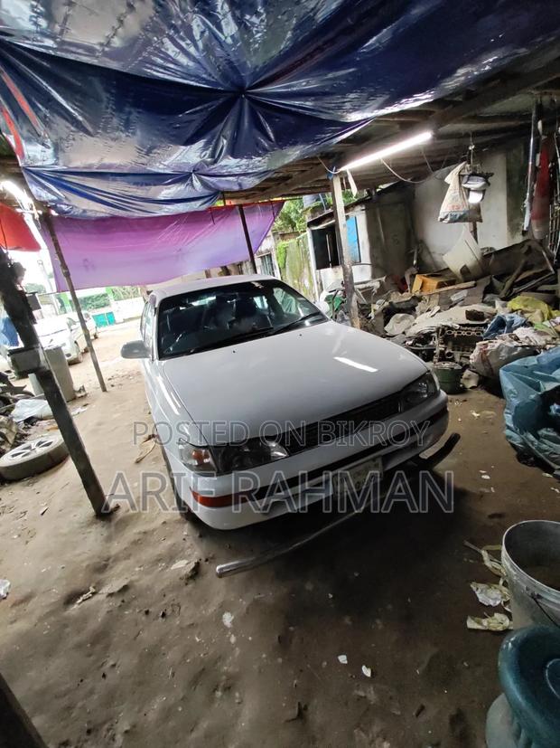 Toyota Corolla 1993 White