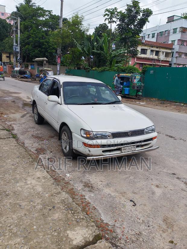 Toyota Corolla 1993 White