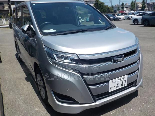 Toyota Noah 2.0 FWD (8 Seater) 2021 Silver