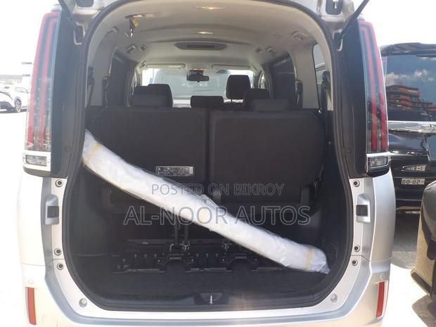 Toyota Noah 2.0 FWD (8 Seater) 2021 Silver