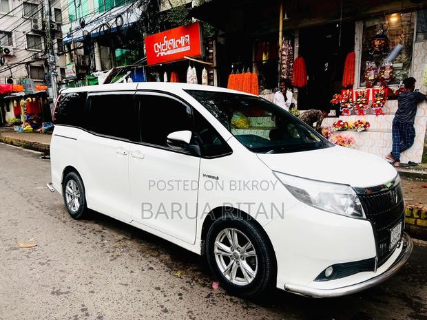 Toyota Noah 1.8 FWD Hybrid (7 Seater) 2015 Pearl