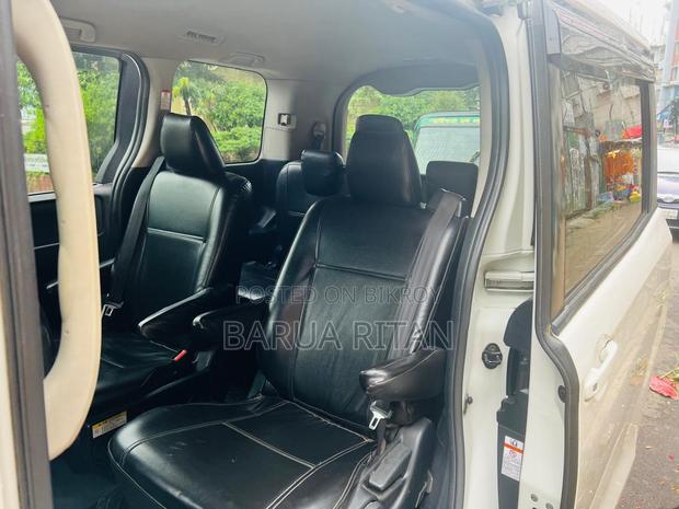 Toyota Noah 1.8 FWD Hybrid (7 Seater) 2015 Pearl