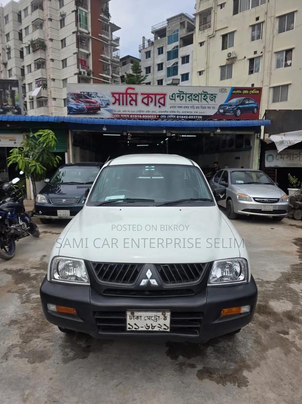 Mitsubishi L200 2006 White