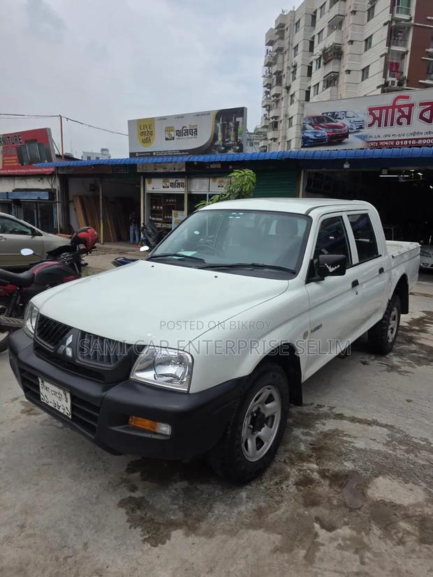 Mitsubishi L200 2006 White