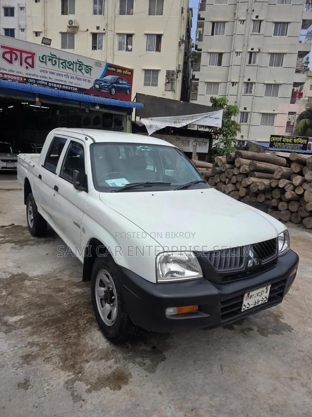 Mitsubishi L200 2006 White
