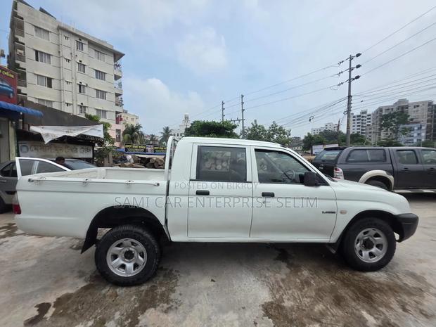 Mitsubishi L200 2006 White