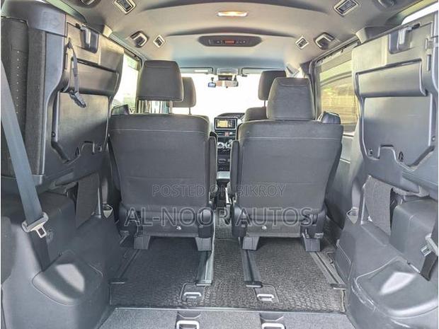 Toyota Noah 2021 Pearl
