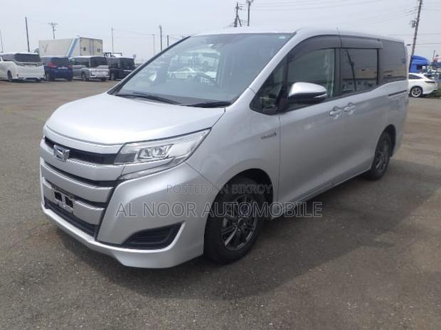 Toyota Noah 2021 Silver