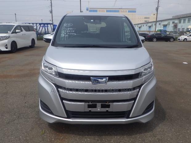 Toyota Noah 2021 Silver