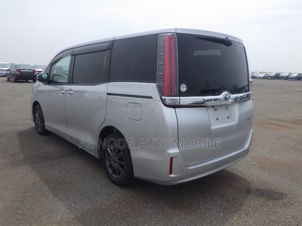 Toyota Noah 2021 Silver
