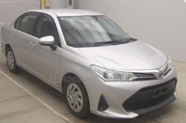 Toyota Axio 2021 Silver