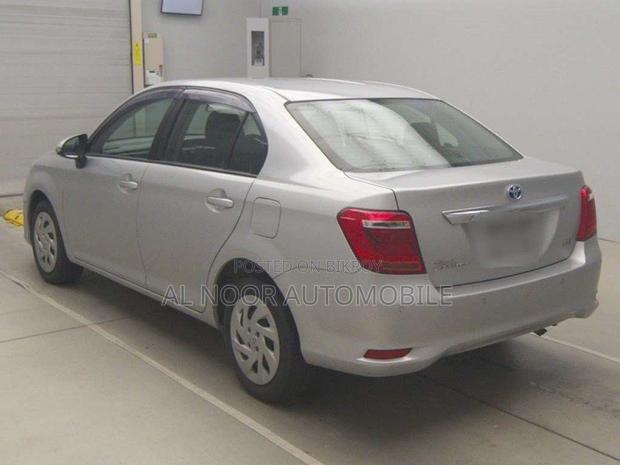 Toyota Axio 2021 Silver