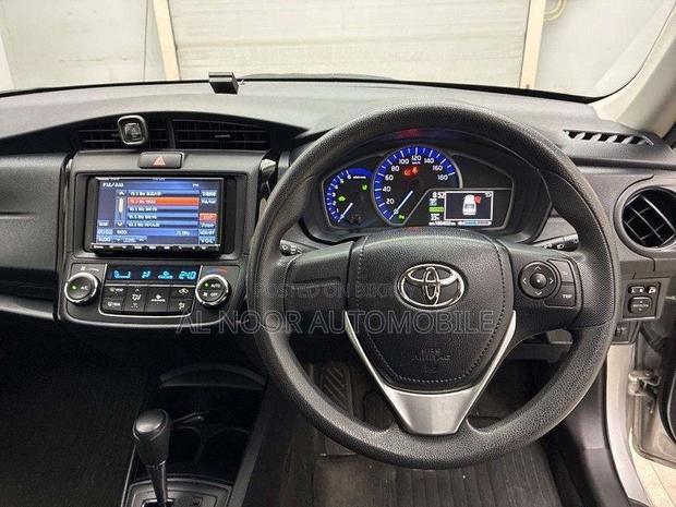 Toyota Axio 2021 Silver