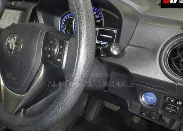 Toyota Axio 2021 Pearl