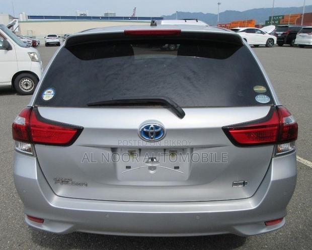 Toyota Corolla Fielder 2021 Silver