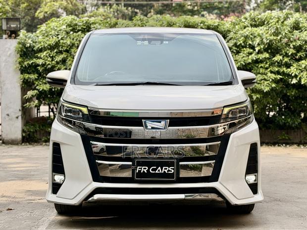 Toyota Noah 1.8 FWD Hybrid (7 Seater) 2018 Pearl