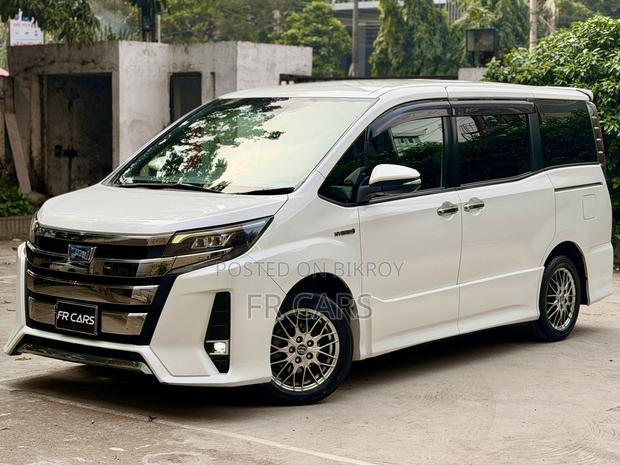 Toyota Noah 1.8 FWD Hybrid (7 Seater) 2018 Pearl