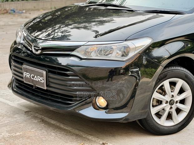 Toyota Corolla Fielder 1.5 Hybrid FWD 2017 Black