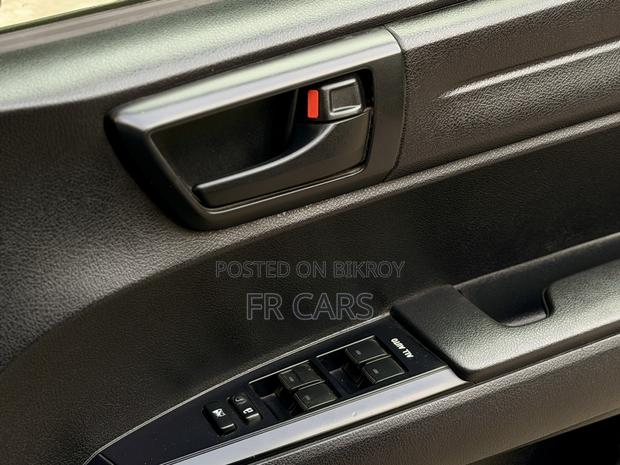 Toyota Corolla Fielder 1.5 Hybrid FWD 2017 Black