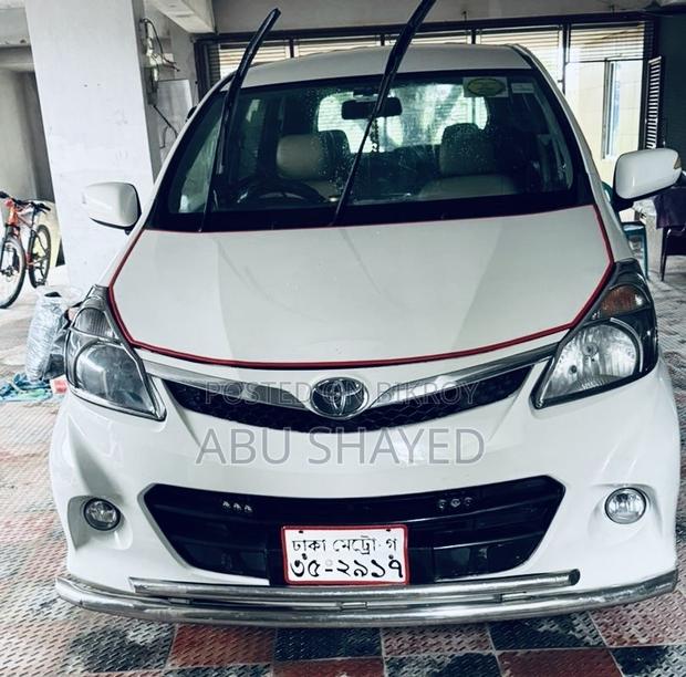 Toyota Avanza 2012 White