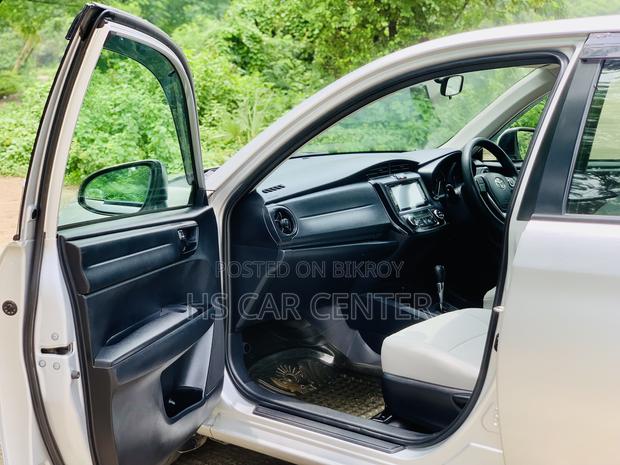 Toyota Axio 1.5 Hybrid 2WD 2015 Silver