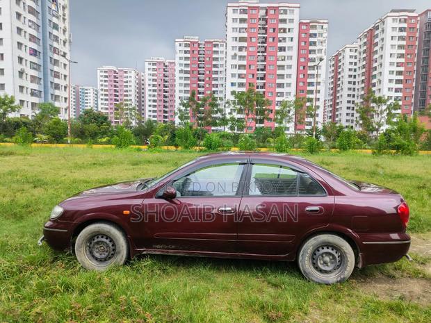 Nissan Sunny 2008