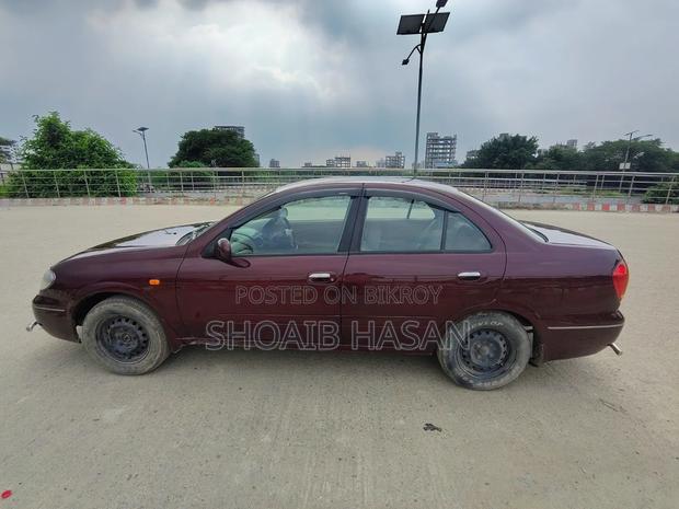 Nissan Sunny 2008