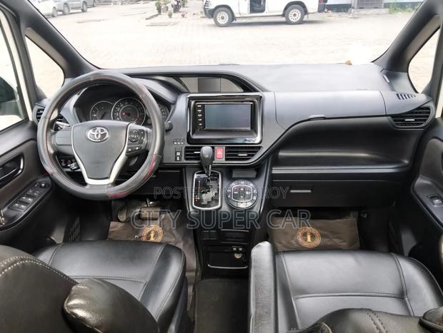 Toyota Noah 2019 Pearl
