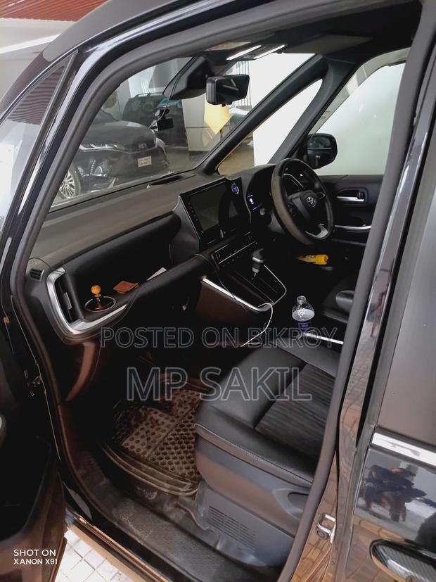 Toyota Noah 2022 Black