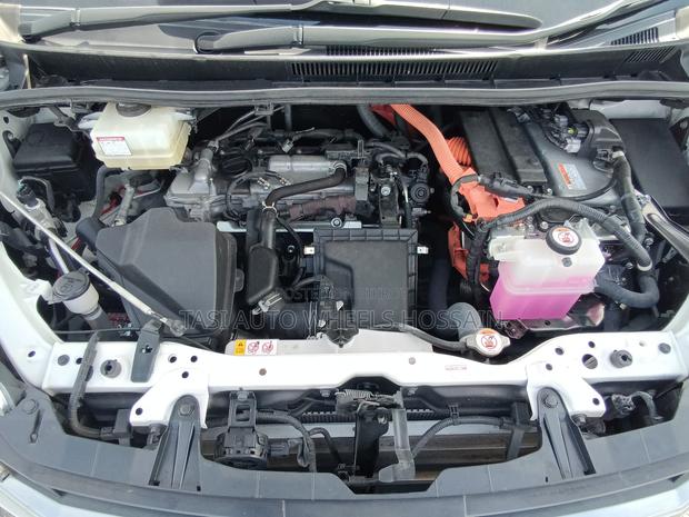 Toyota Noah 1.8 FWD Hybrid (7 Seater) 2021 Pearl