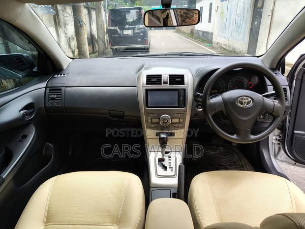 Toyota Corolla Fielder 2010 Silver