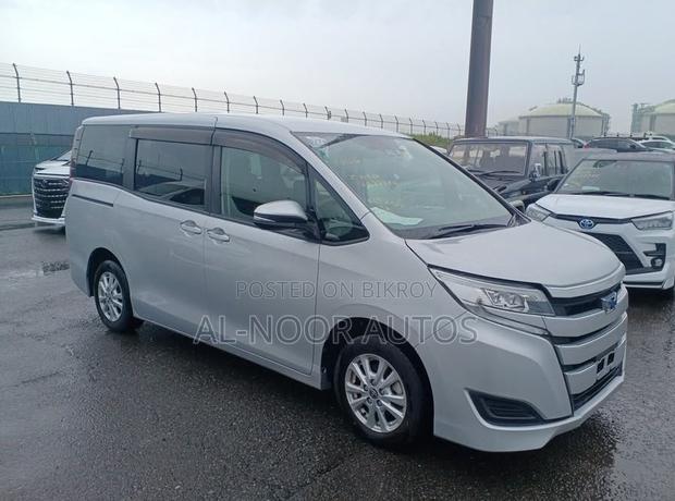 Toyota Noah 1.8 FWD Hybrid (7 Seater) 2021 Silver